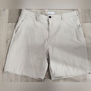 Onia men’s shorts size 32 khaki 360 stretch short